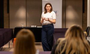 PEWNI S!EB!E w Hotelu Traugutta 3 